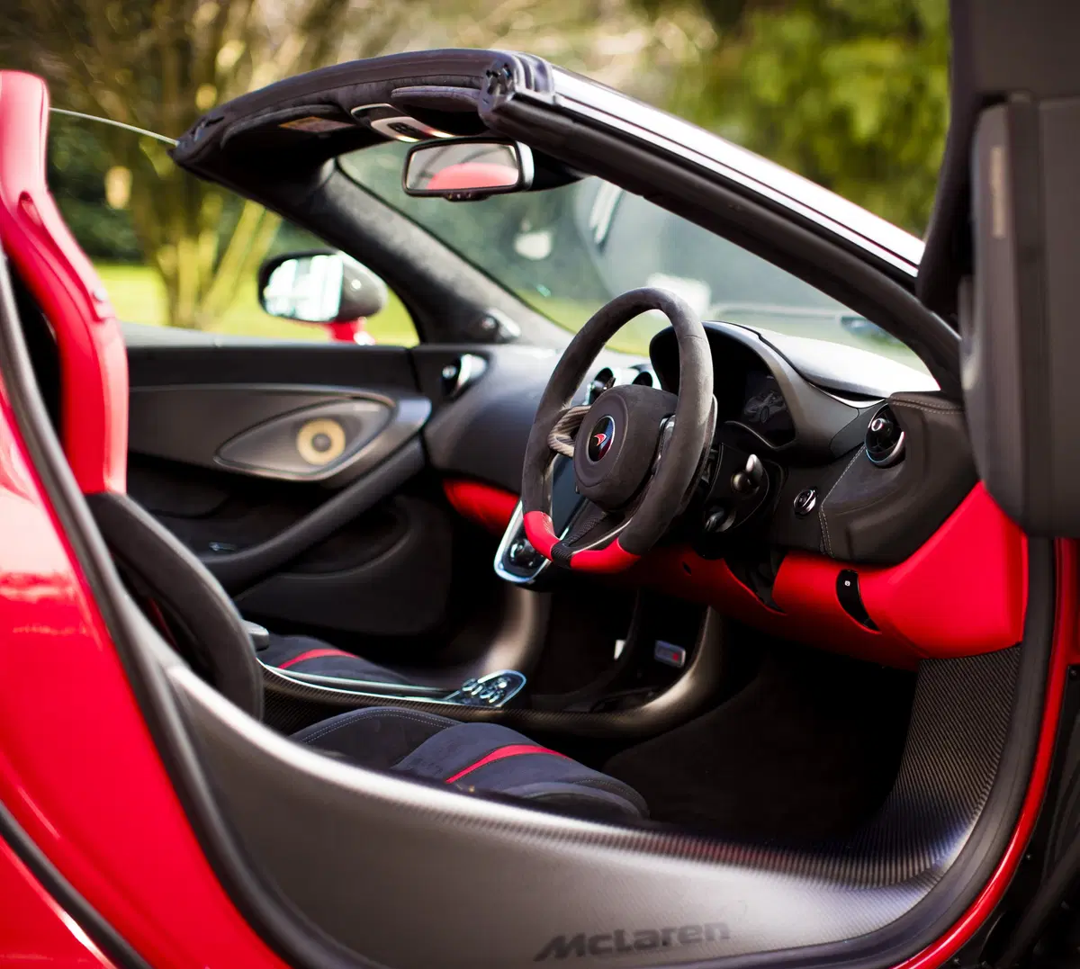 McLaren 570S, una spider per San Valentino (5)
