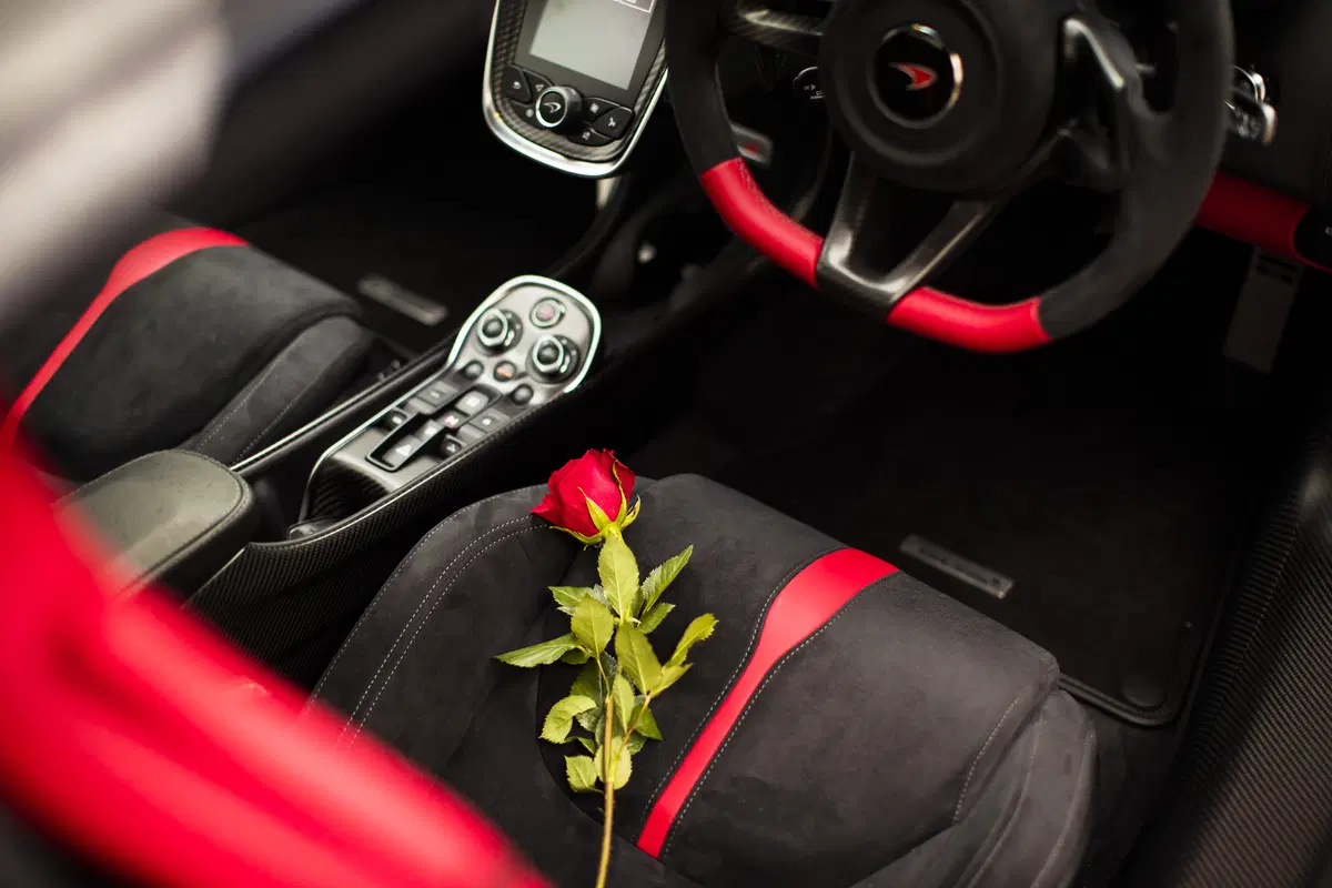 McLaren 570S, una spider per San Valentino (3)