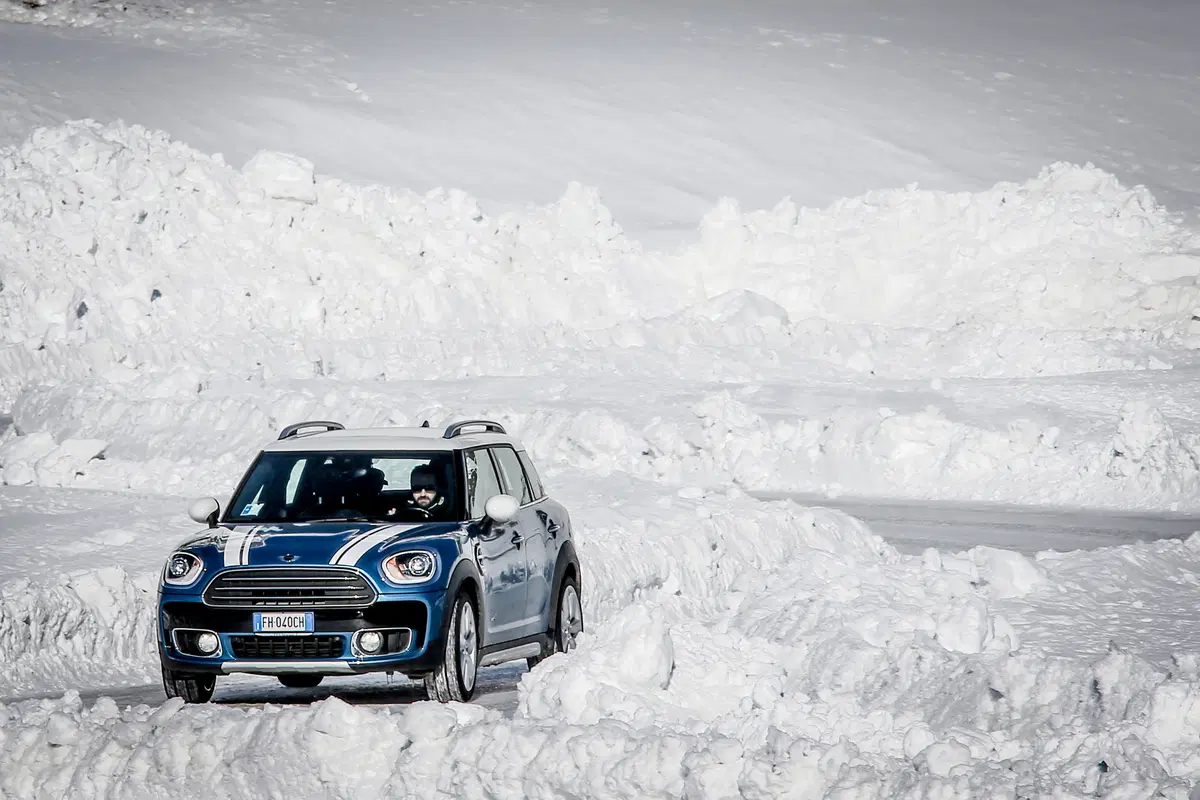 Mini Countryman All4, il 4x4 on demand per divertirsi con stile (6)