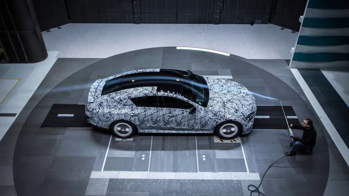 Mercedes AMG GT Coupé, la vedremo al Salone di Ginevra 2018 (5)
