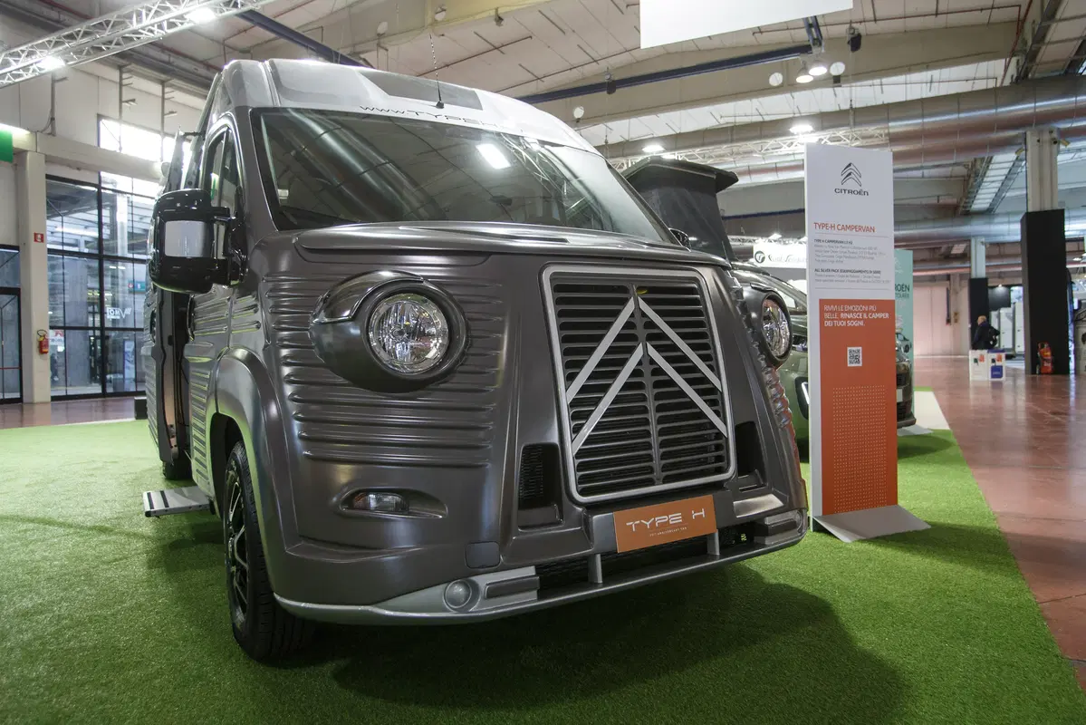 Citroen Type H 70th Anniversary Campervan: rivive il mito e parla (anche) italiano (15)