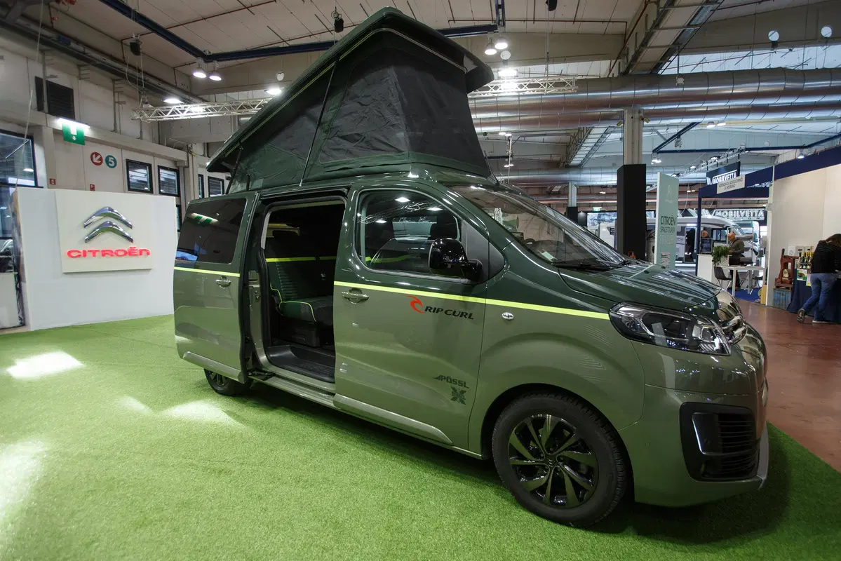 Citroen Type H 70th Anniversary Campervan: rivive il mito e parla (anche) italiano (10)