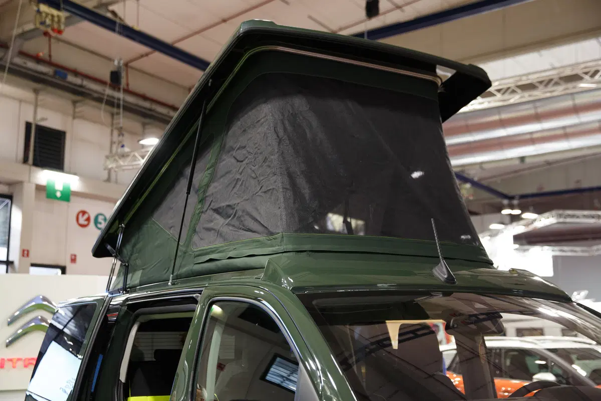 Citroen Type H 70th Anniversary Campervan: rivive il mito e parla (anche) italiano (11)