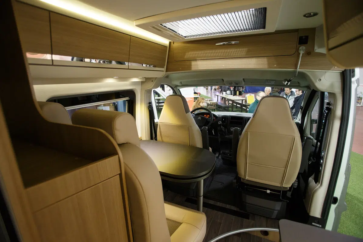 Citroen Type H 70th Anniversary Campervan: rivive il mito e parla (anche) italiano (8)