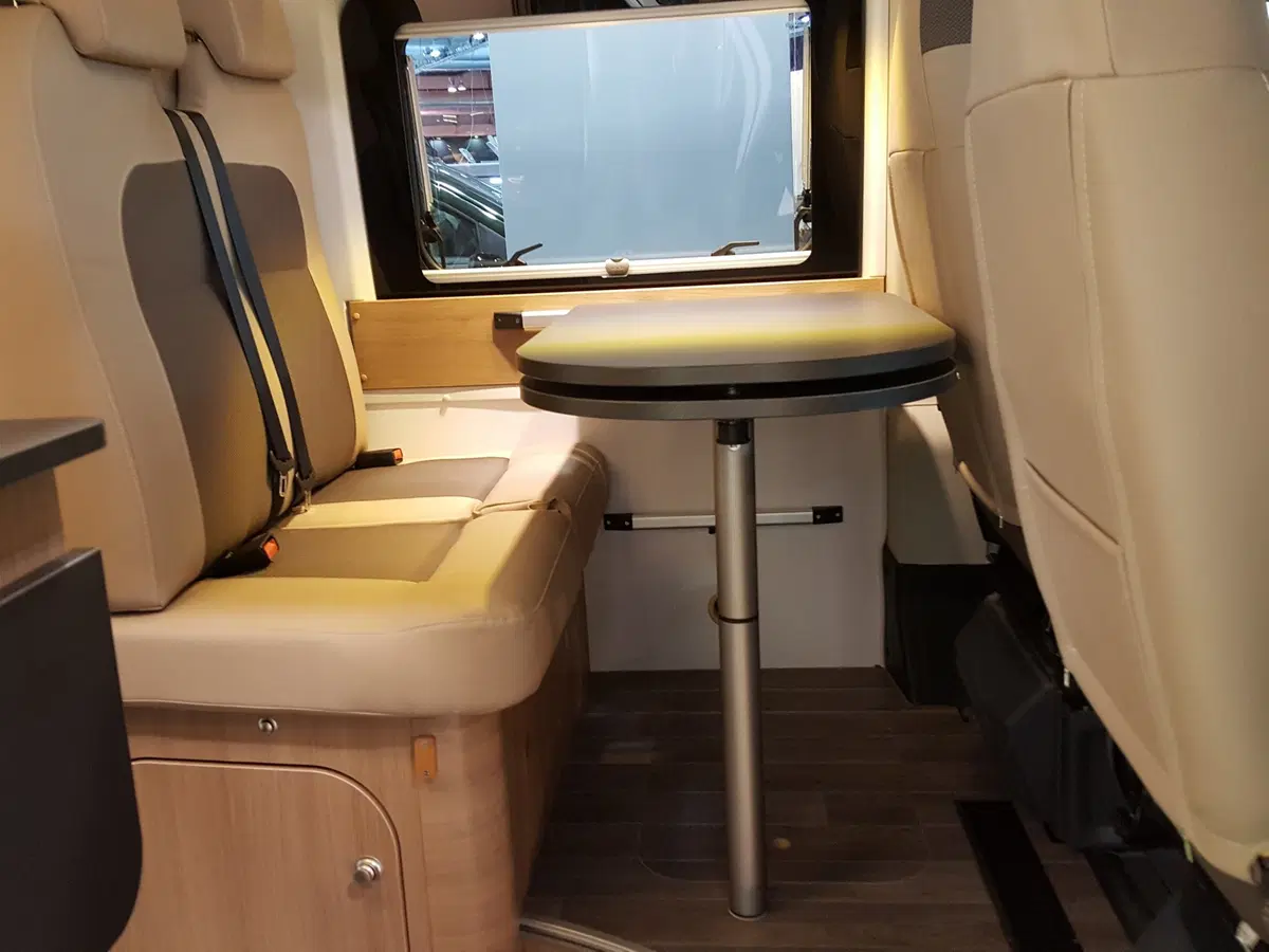 Citroen Type H 70th Anniversary Campervan: rivive il mito e parla (anche) italiano (23)