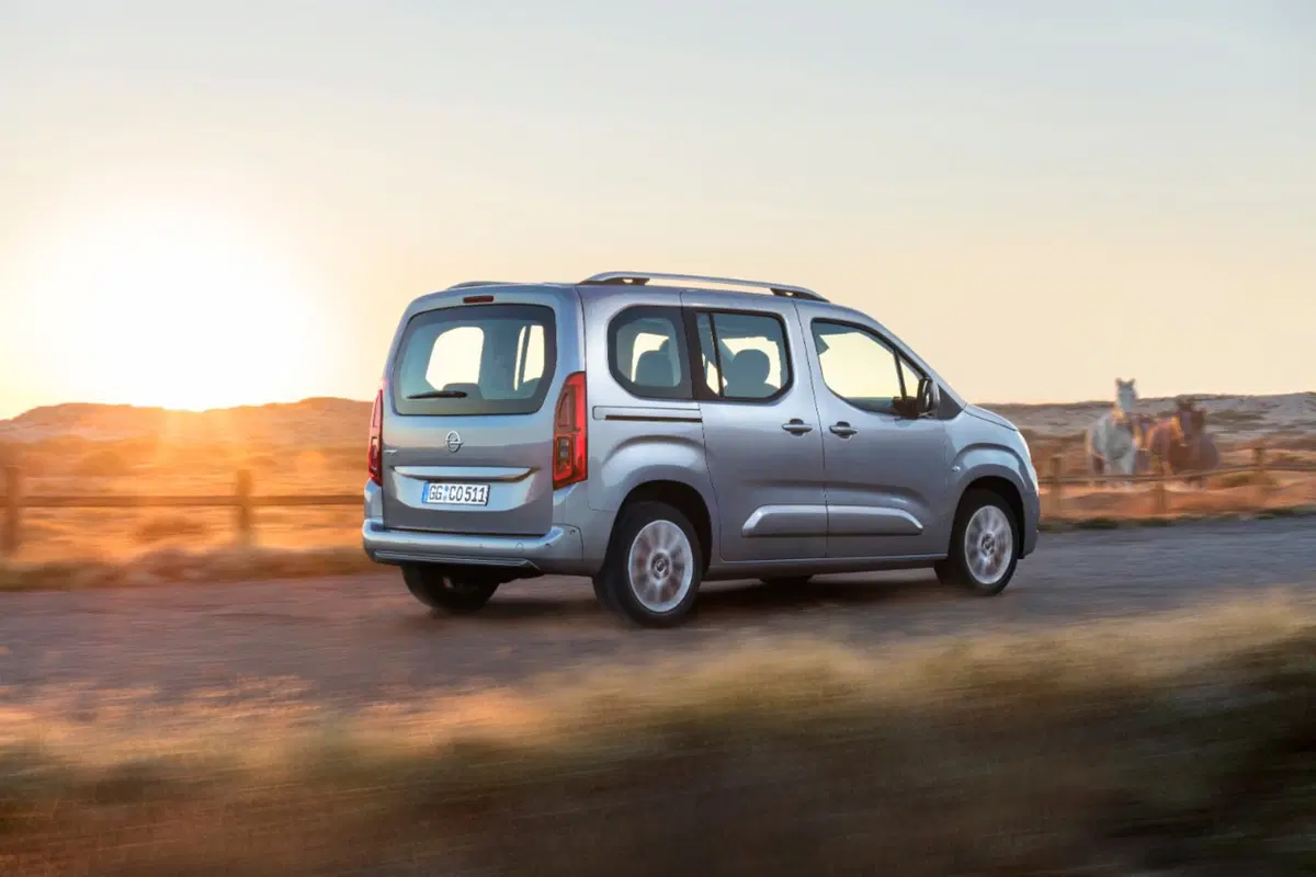 Opel Combo Life, il nuovo multispazio dell'era PSA (15)