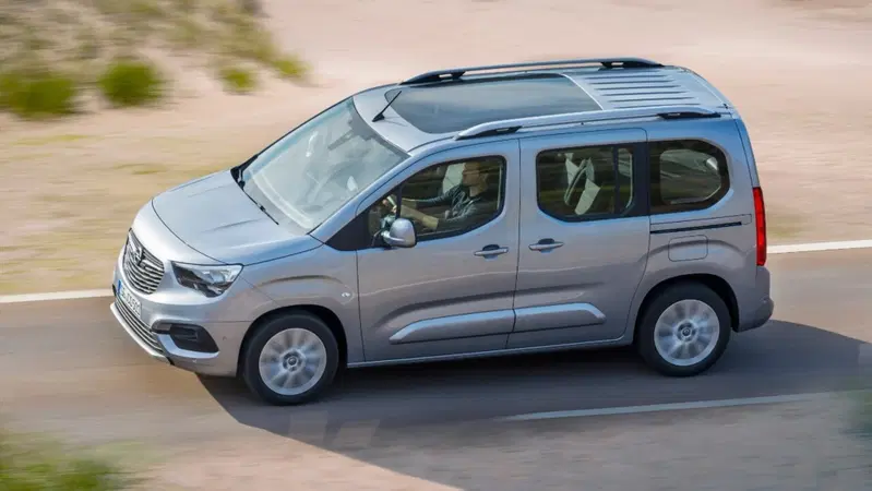 Opel Combo Life, il nuovo multispazio dell'era PSA