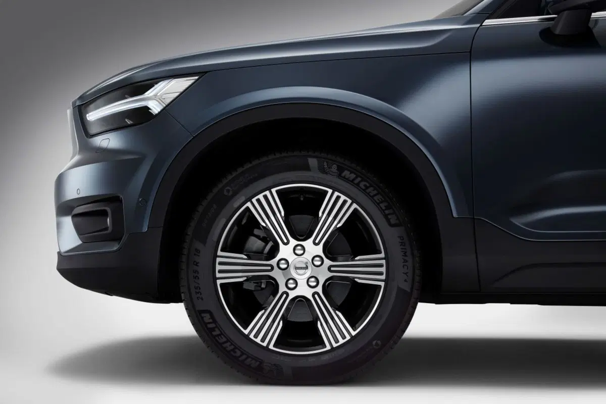 Volvo XC40, arriva il 3 cilindri (19)