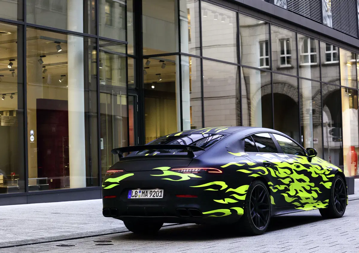 Mercedes-AMG GT Coup&eacute;: il teaser in attesa di Ginevra