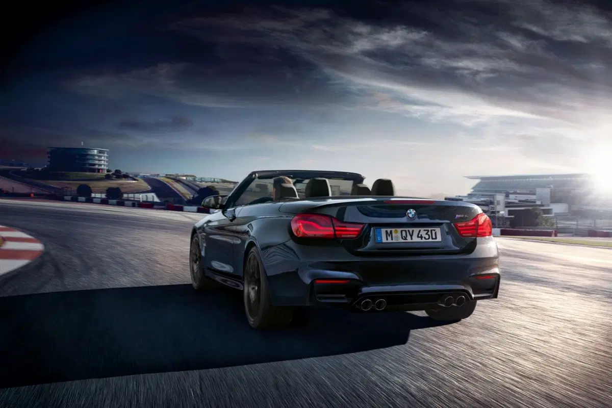 BMW M4 Cabrio 30 Jahre Edition, 30 anni di “M” cabriolet (6)