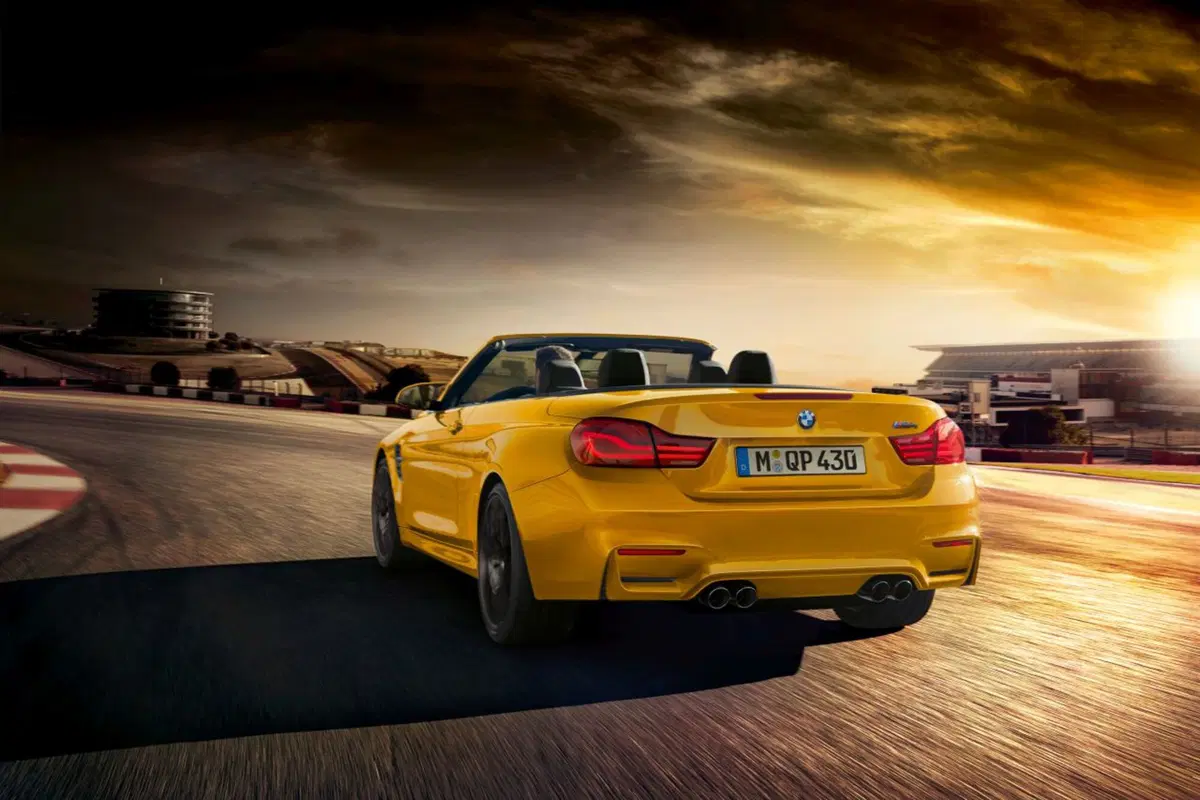 BMW M4 Cabrio 30 Jahre Edition, 30 anni di “M” cabriolet (8)