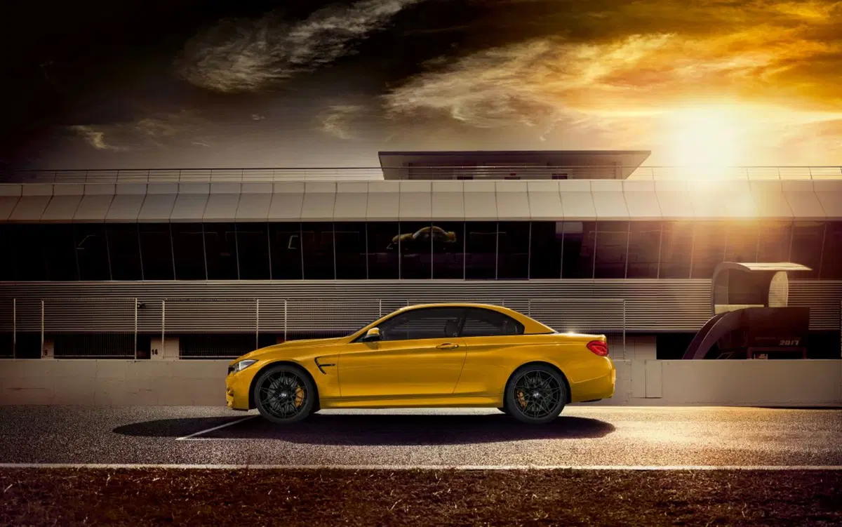 BMW M4 Cabrio 30 Jahre Edition, 30 anni di “M” cabriolet (9)