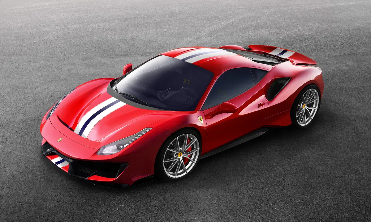 Ferrari 488 Pista, l'erede della 458 Speciale arriva a Ginevra