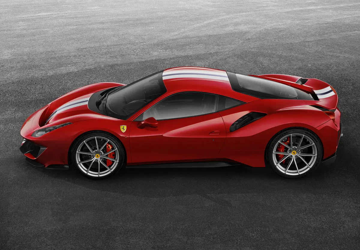 Ferrari 488 Pista, l'erede della 458 Speciale arriva a Ginevra (7)