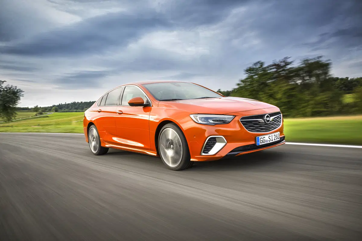 Opel Insignia GSi 2018, 210 o 260 CV per sfidare Volkswagen Arteon e non solo [Video] (8)