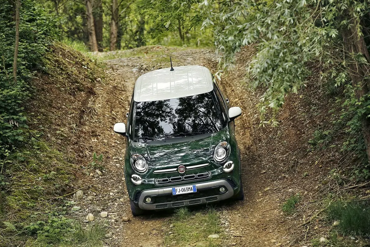 Fiat 500L restyling, cambia nome e guadagna in comfort (10)