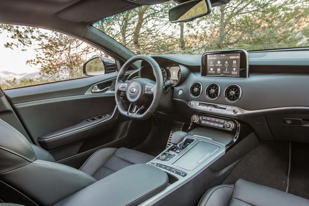 Kia Stinger 2.2 CRDi, il diesel coreano sfida le gran turismo tedesche [Video]