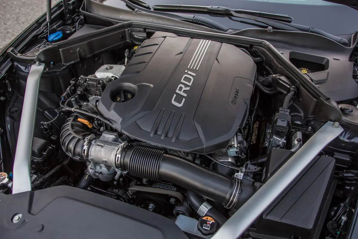 Kia Stinger 2.2 CRDi, il diesel coreano sfida le gran turismo tedesche [Video] (2)