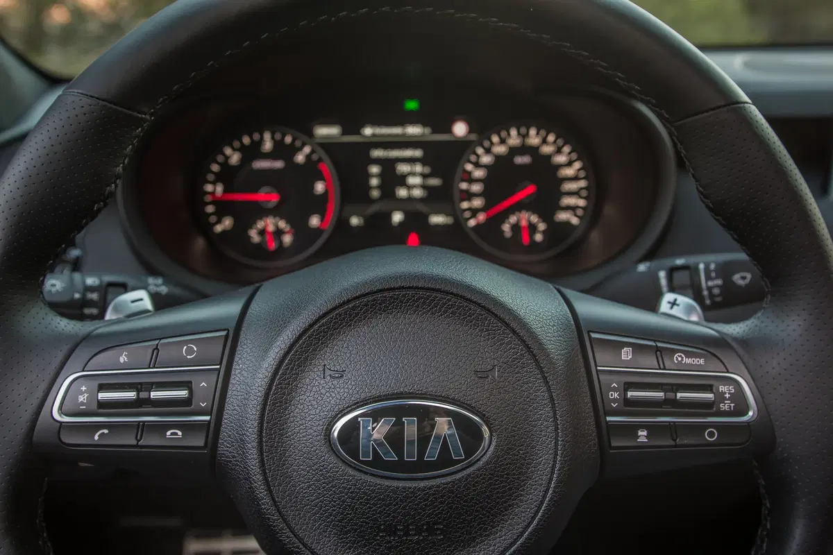 Kia Stinger 2.2 CRDi, il diesel coreano sfida le gran turismo tedesche [Video] (6)