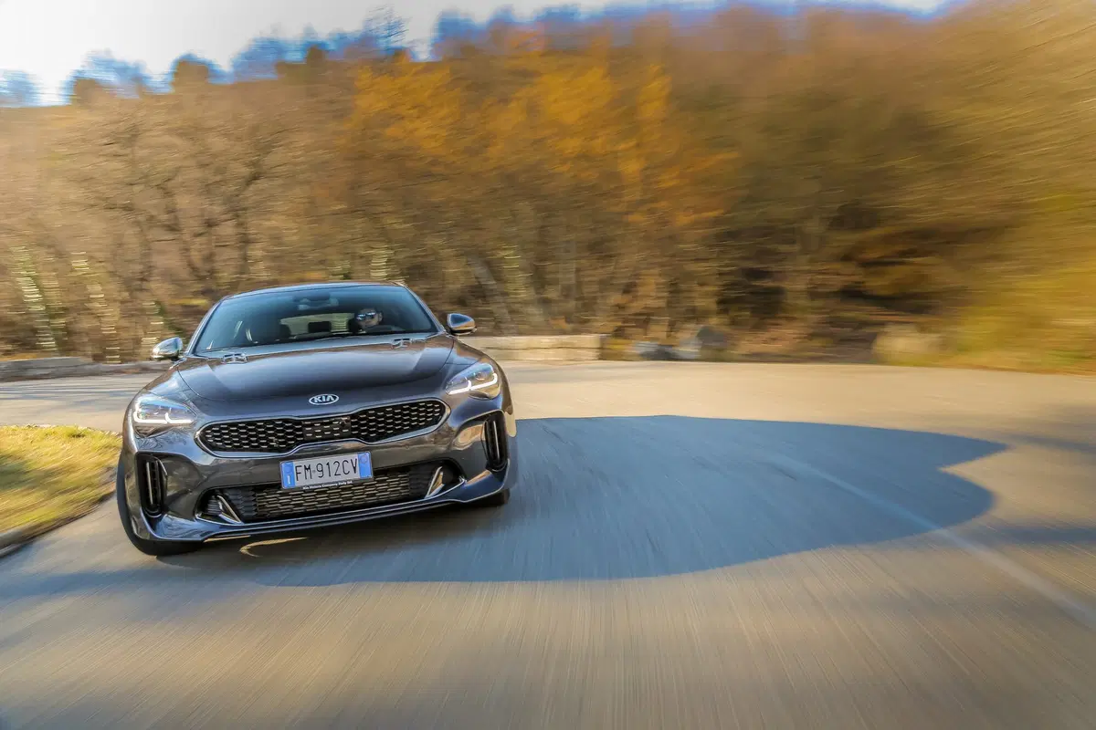 Kia Stinger 2.2 CRDi, il diesel coreano sfida le gran turismo tedesche [Video] (8)