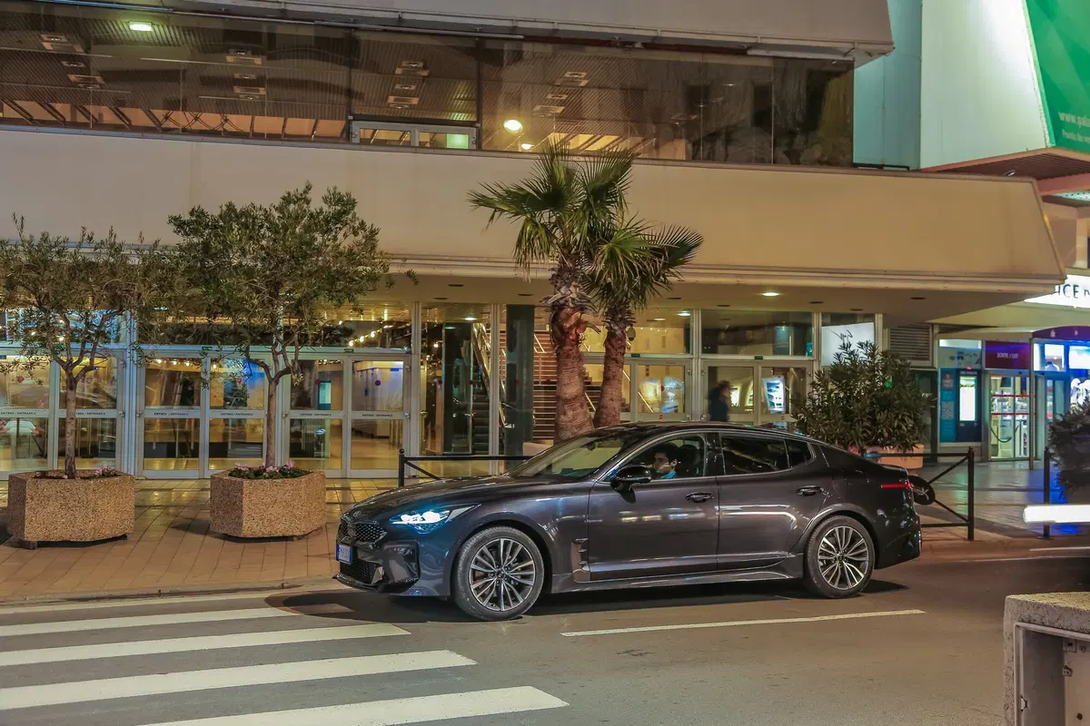 Kia Stinger 2.2 CRDi, il diesel coreano sfida le gran turismo tedesche [Video] (11)