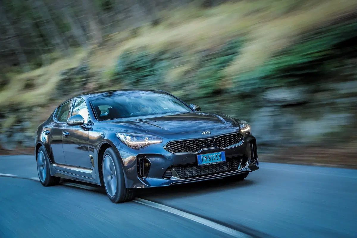 Kia Stinger 2.2 CRDi, il diesel coreano sfida le gran turismo tedesche [Video] (13)