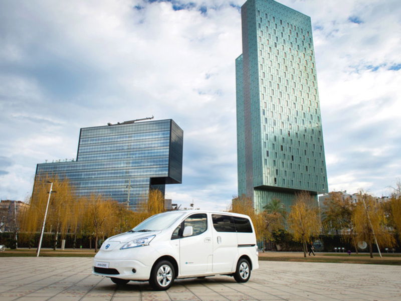 Nissan e-NV200 EV Bus Flex