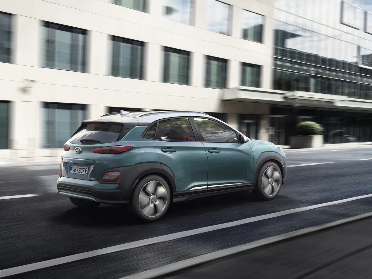 Hyundai Kona Electric, il SUV compatto diventa 100% elettrico (2)