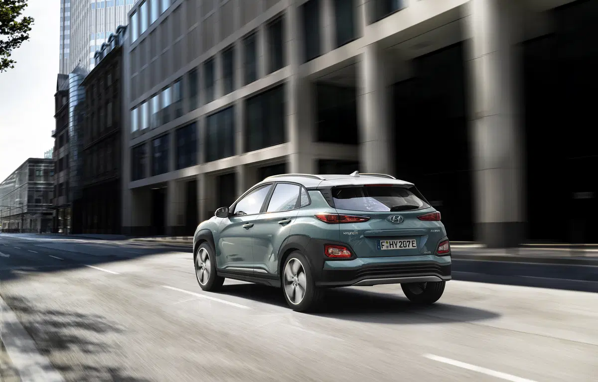 Hyundai Kona Electric, il SUV compatto diventa 100% elettrico (5)