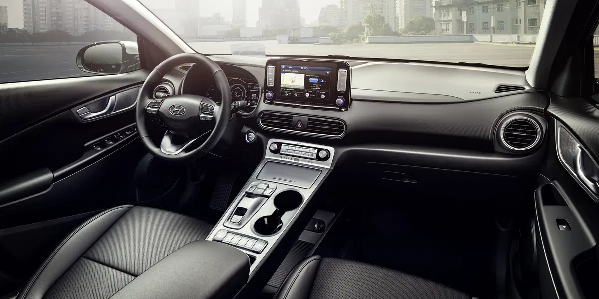 Hyundai Kona Electric, il SUV compatto diventa 100% elettrico (8)