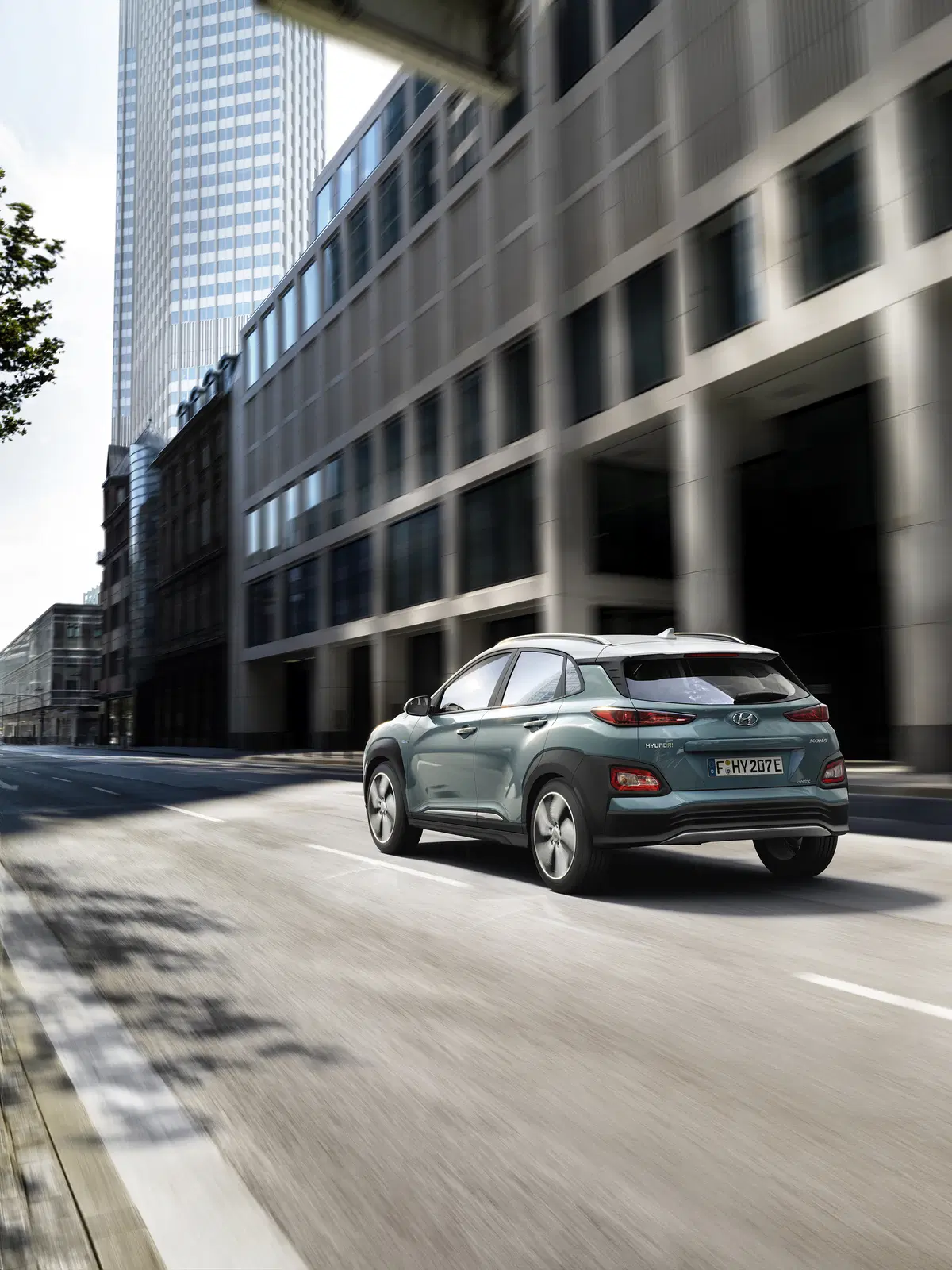 Hyundai Kona Electric, il SUV compatto diventa 100% elettrico (7)