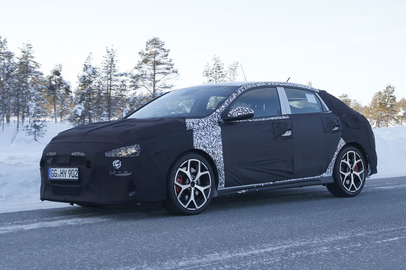 Hyundai i30 N Fastback, le foto spia