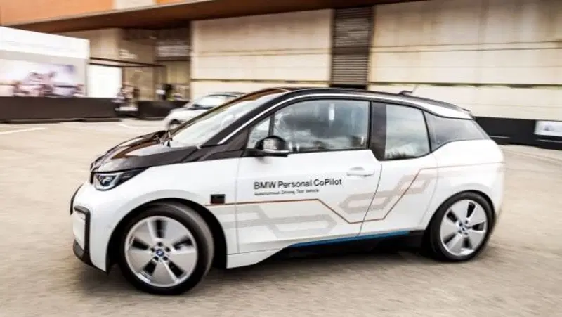 MWC18 Barcellona, BMW: i3 con guida autonoma [video]