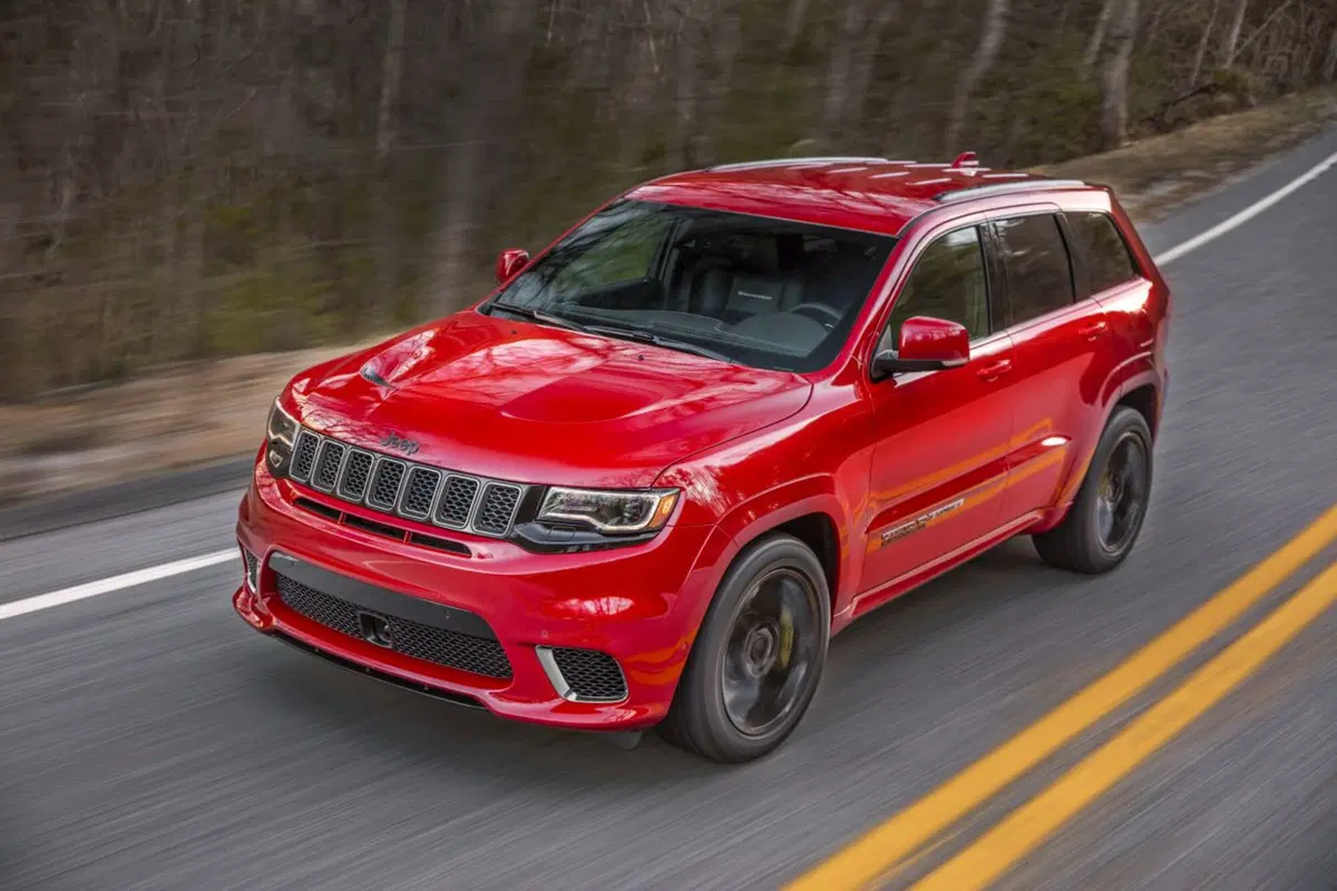 Jeep Grand Cherokee Trackhawk, il super SUV da 700 CV debutta al Salone di Ginevra 2018 (12)