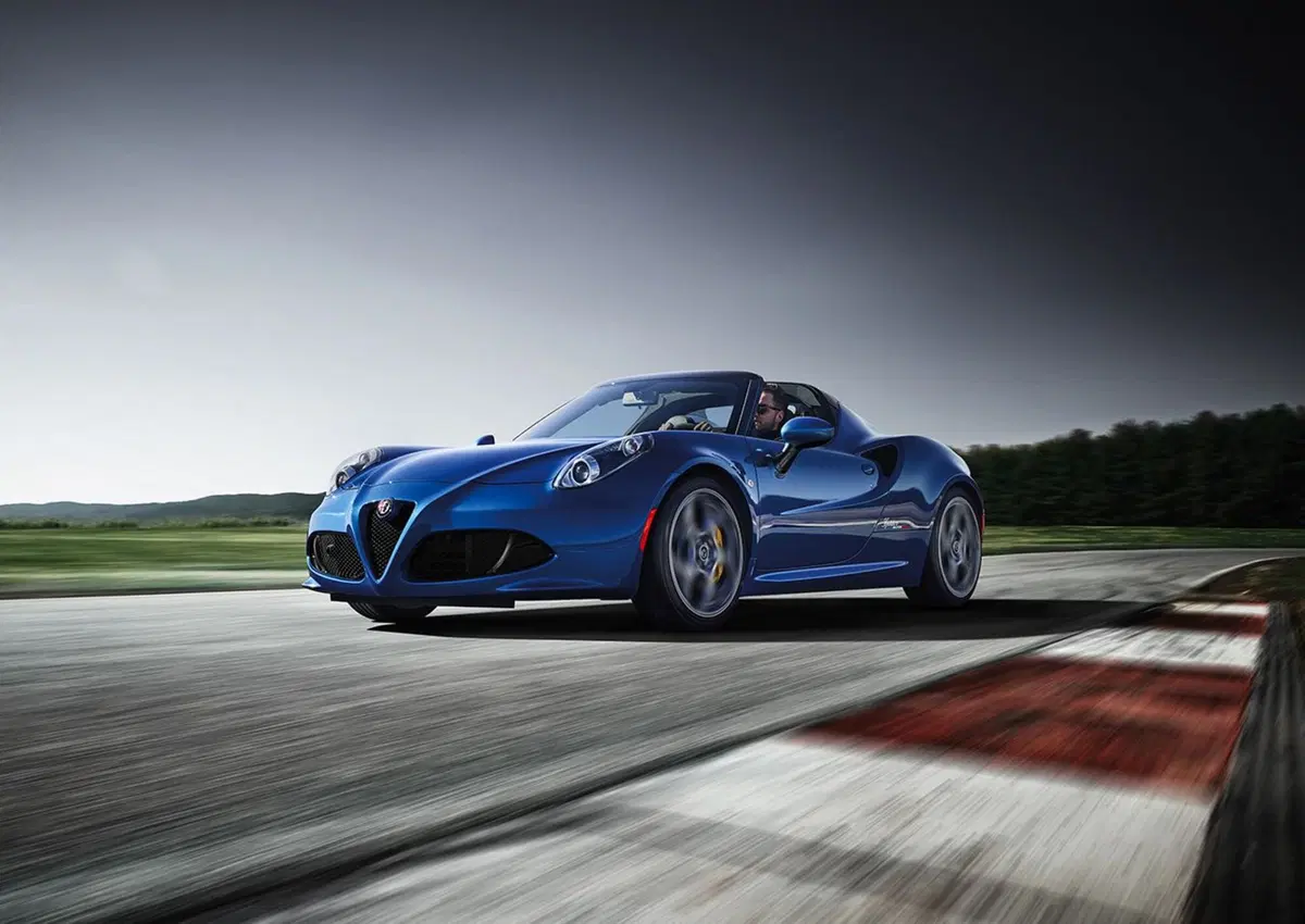 Alfa Romeo 4C, al Salone di Ginevra 2018 le Competizione e Italia (8)