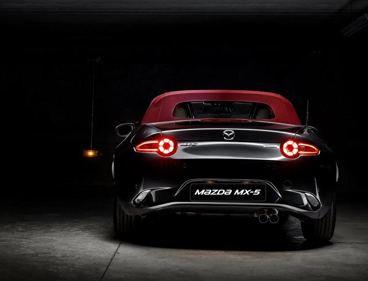 Mazda MX-5 Cherry Edition, 71 esemplari per la roadster speciale (2)