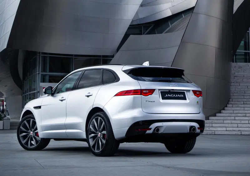 Jaguar F-Pace (36)
