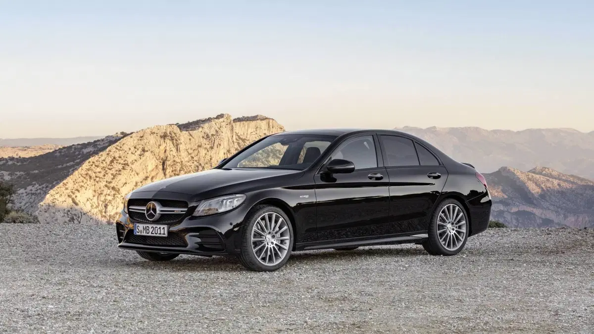 Mercedes-AMG C 43 4Matic, il restyling al Salone di Ginevra 2018 (3)