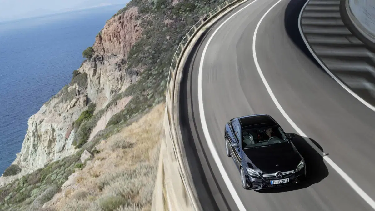 Mercedes-AMG C 43 4Matic, il restyling al Salone di Ginevra 2018 (6)