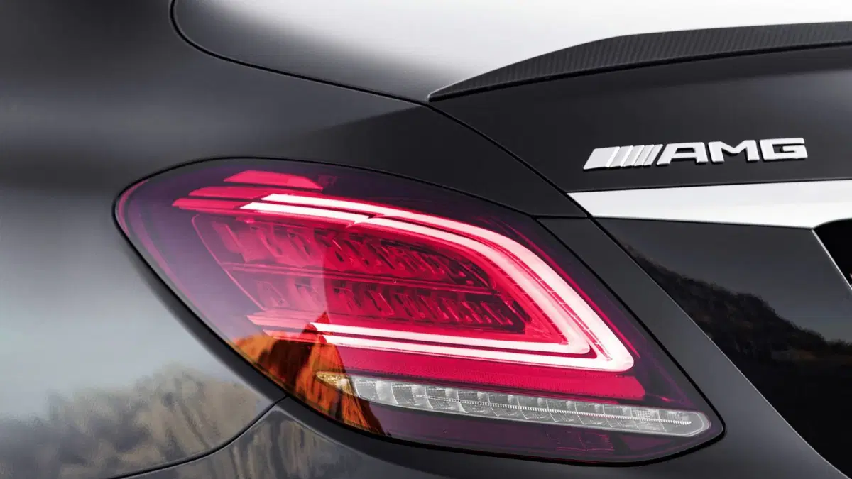 Mercedes-AMG C 43 4Matic, il restyling al Salone di Ginevra 2018 (11)