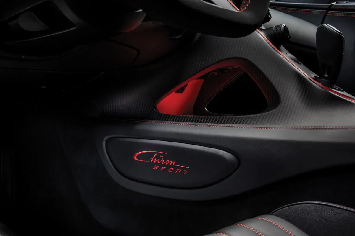 Bugatti Chiron Sport al Salone di Ginevra 2018 (16)