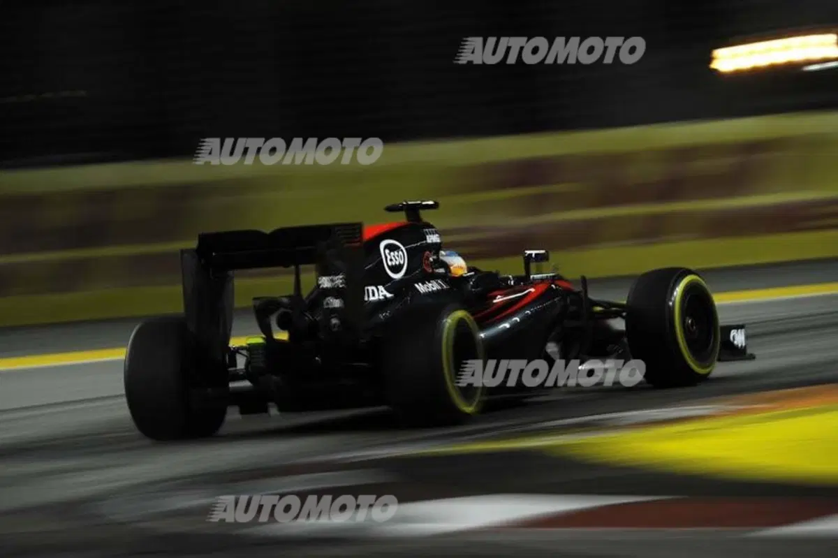 F1, Gp Singapore 2015, FP3: Vettel davanti a tutti (15)