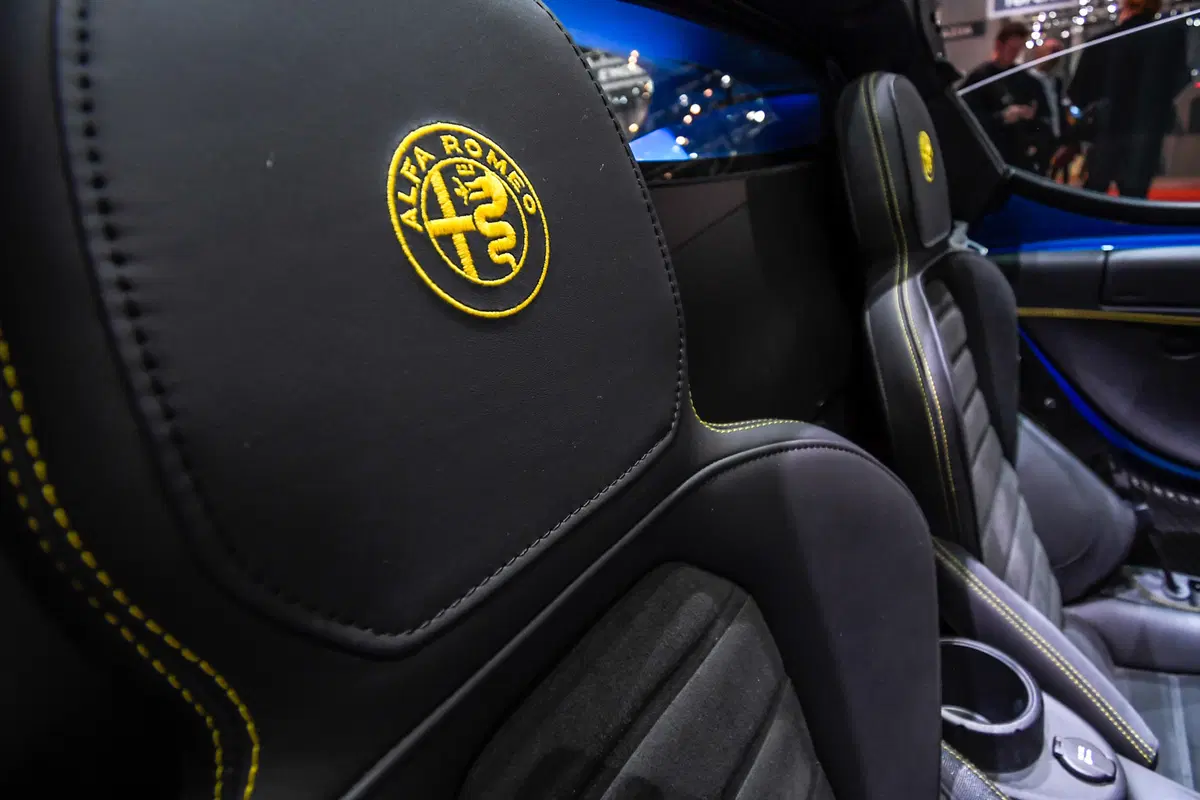 Alfa Romeo 4C, al Salone di Ginevra 2018 le Competizione e Italia (6)