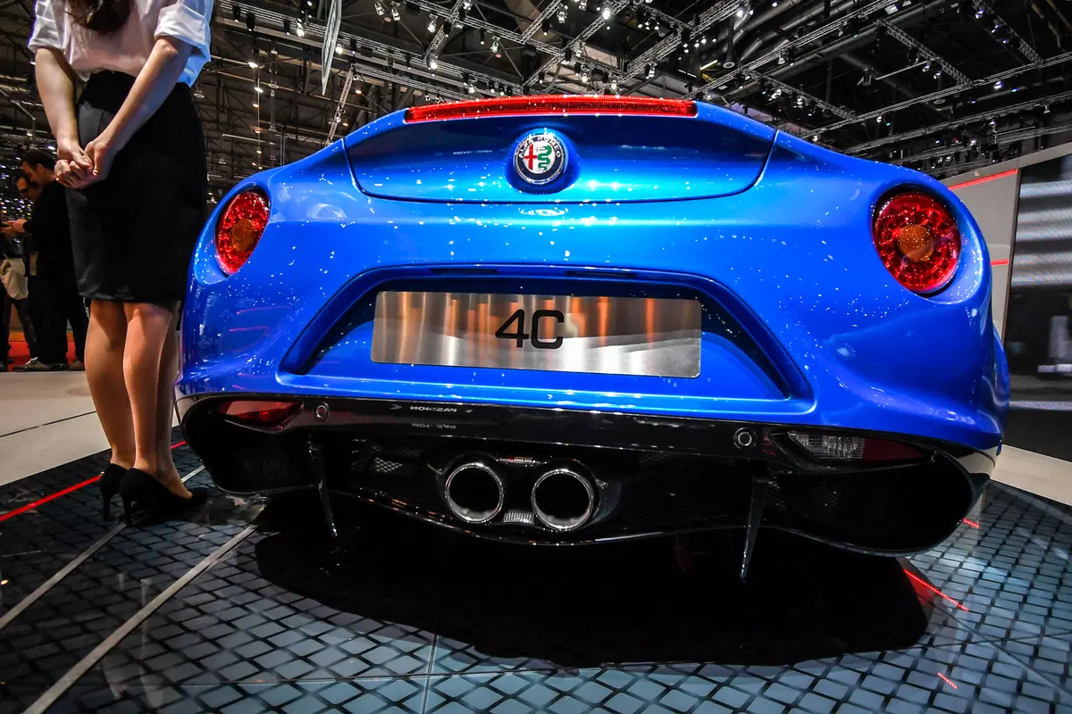 Alfa Romeo 4C, al Salone di Ginevra 2018 le Competizione e Italia (2)