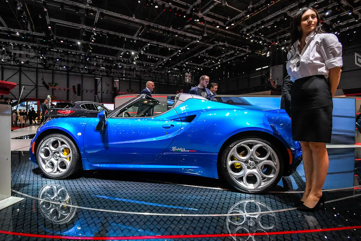 Alfa Romeo 4C, al Salone di Ginevra 2018 le Competizione e Italia (19)