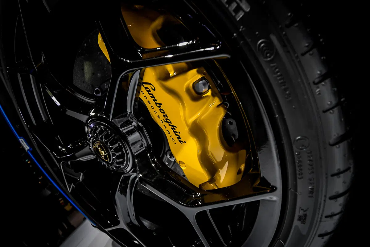 Lamborghini Huracan Performante Spyder al Salone di Ginevra 2018 (10)
