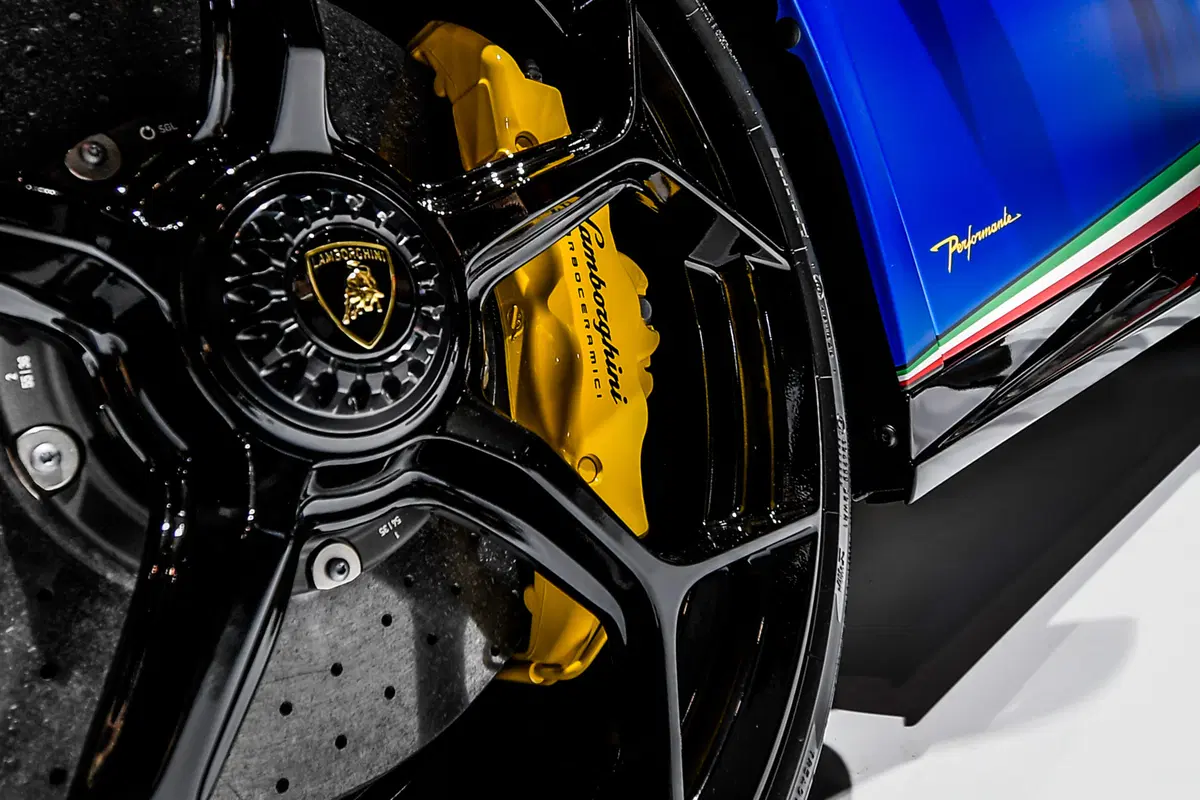 Lamborghini Huracan Performante Spyder al Salone di Ginevra 2018 (13)