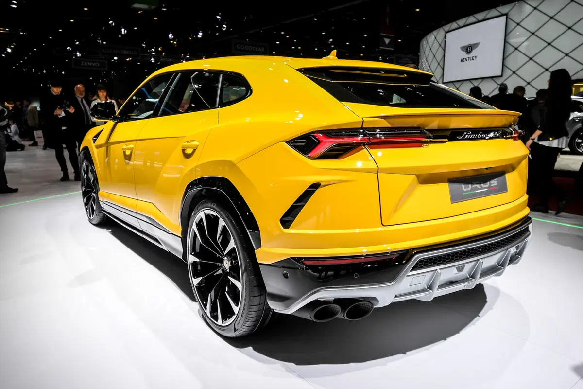 Lamborghini al Salone di Ginevra 2018 [video] (11)