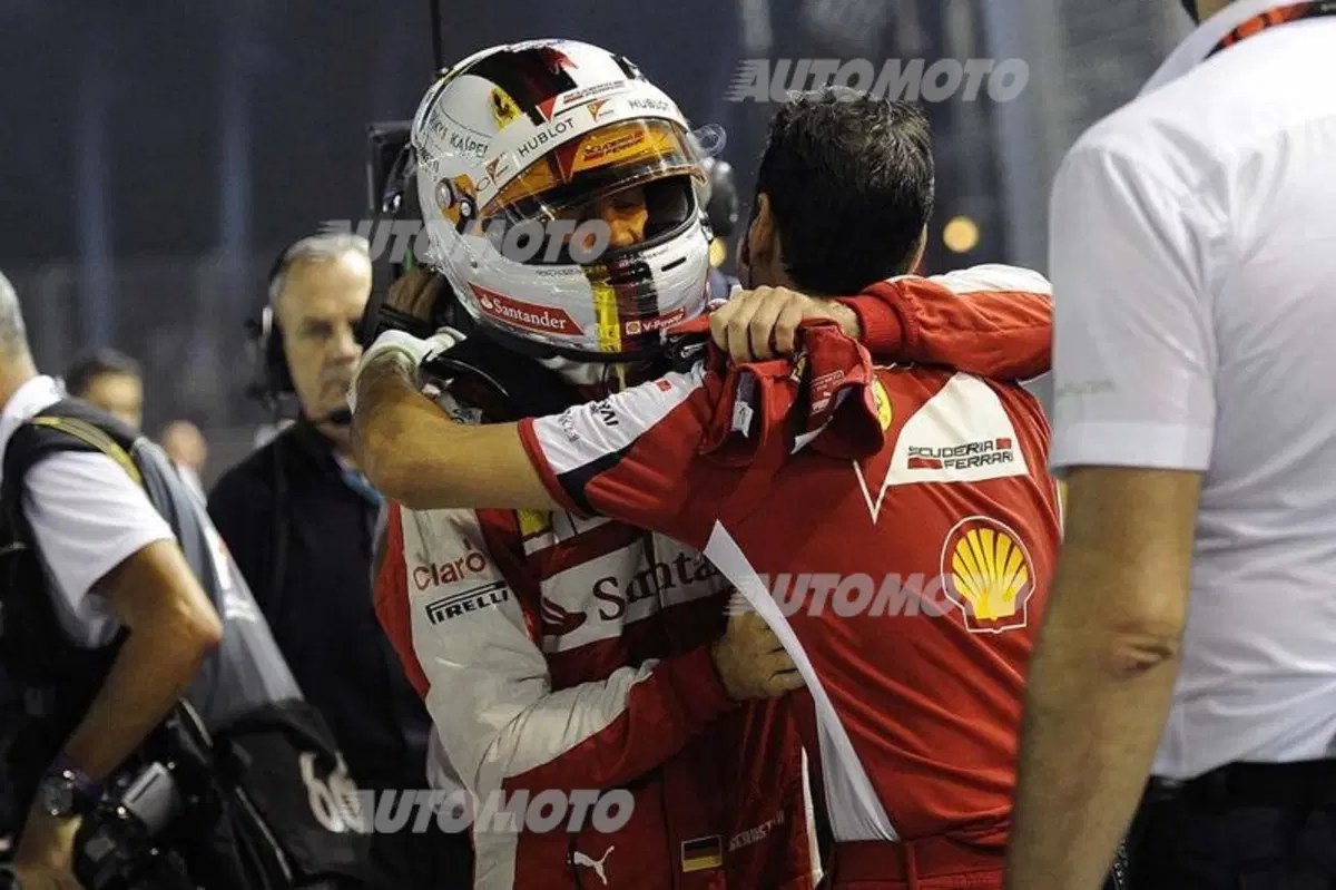 F1, Gp Singapore 2015: pole per Vettel (17)
