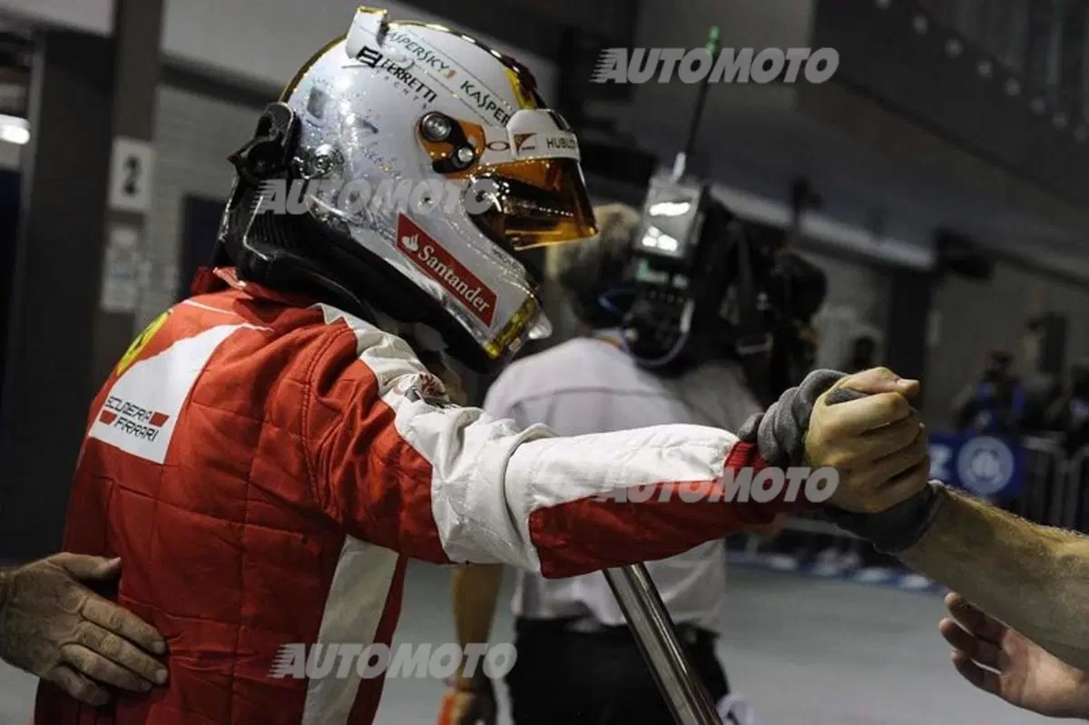 F1, Gp Singapore 2015: pole per Vettel (20)